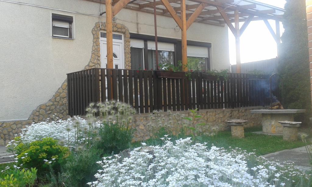 Nati Es Bea Vendeghaz Apartment Hajduszoboszlo Phòng bức ảnh